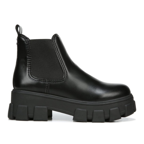 Darielle Lug Sole Chelsea Booties - Picture 2 of 11